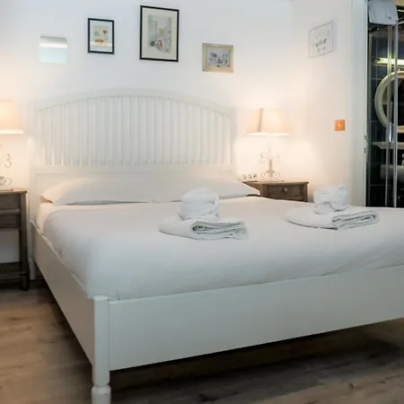 Apartman Mini Magic By Design *