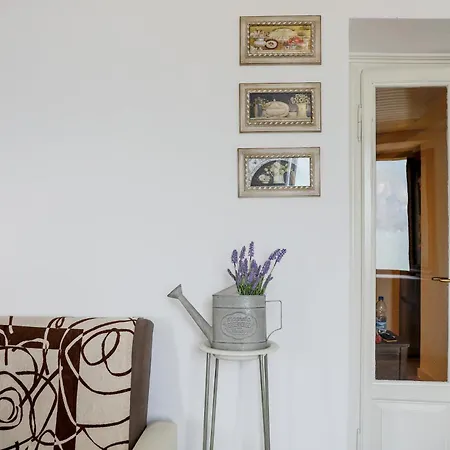 Apartman Mini Magic By Design *